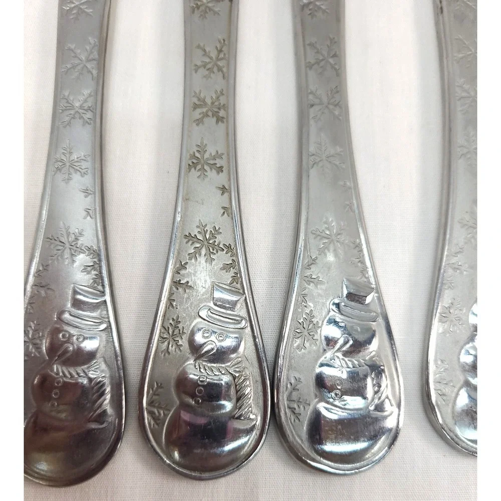 4 Cambridge Stainless Flatware Silverware  SNOWMAN FROST Dinner Knives
